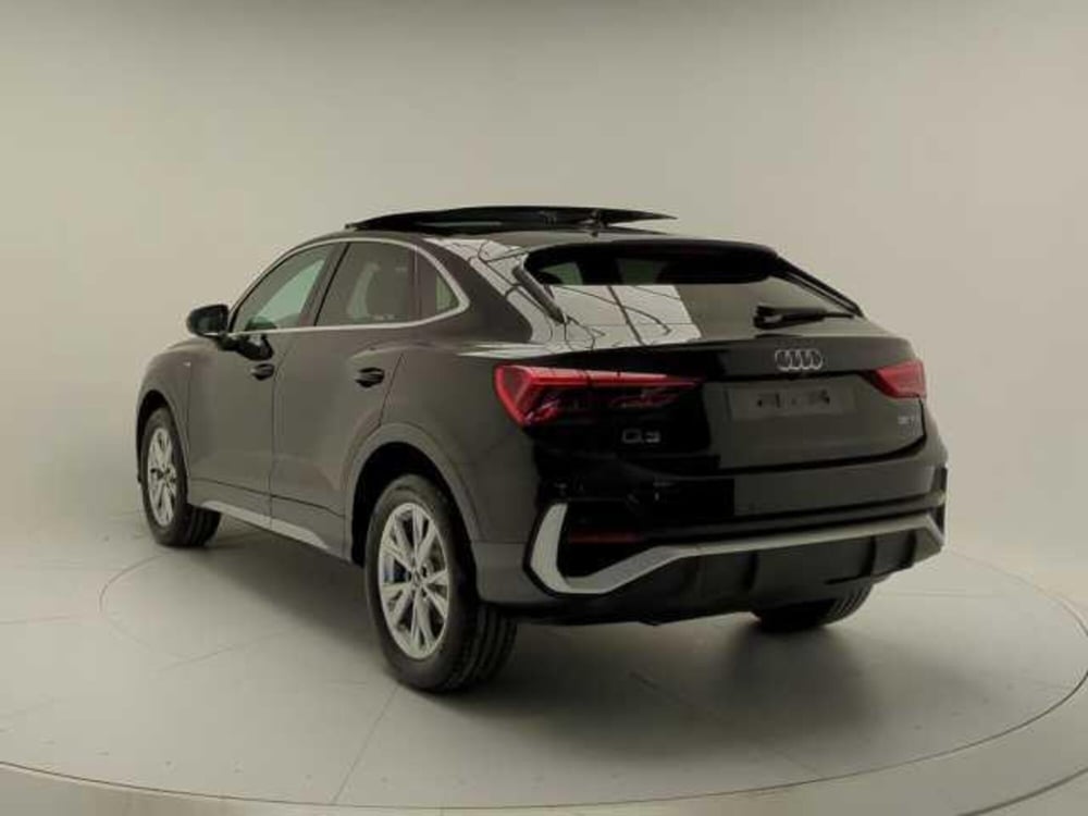 Audi Q3 Sportback nuova a Avellino (5)