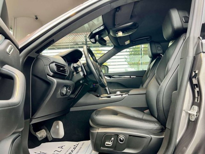 Maserati Levante usata a Torino (8)