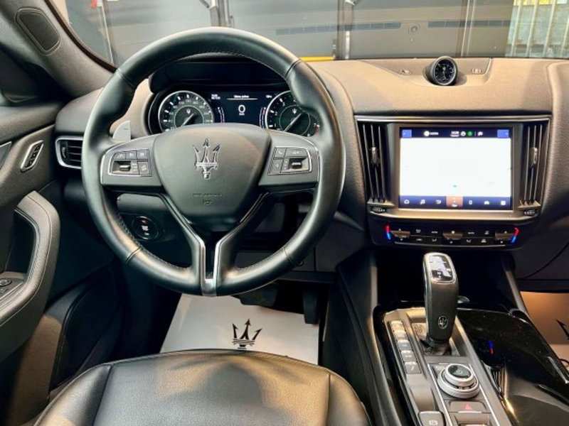 Maserati Levante usata a Torino (11)
