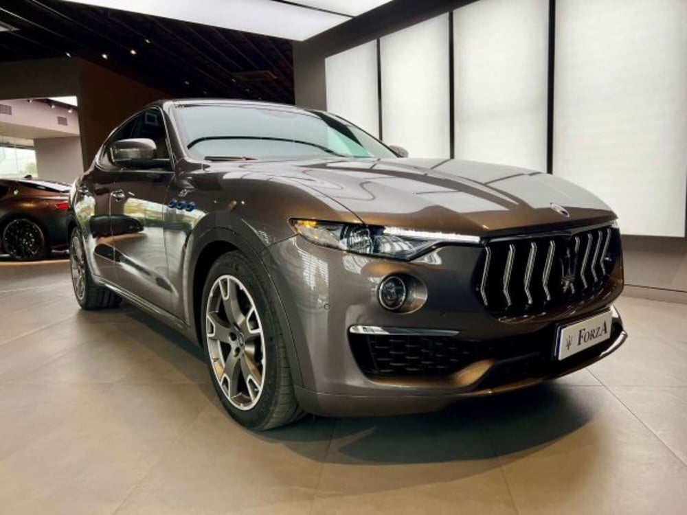 Maserati Levante usata a Torino (3)