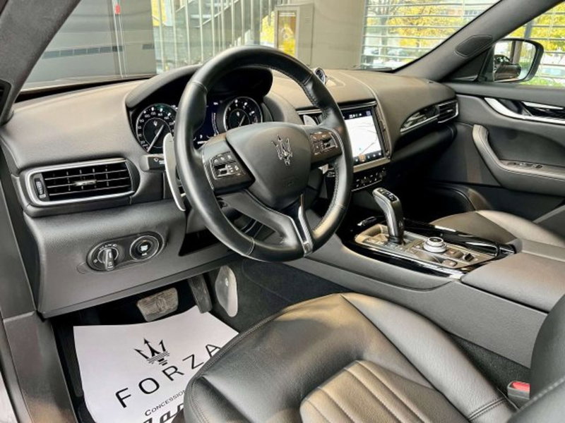 Maserati Levante usata a Torino (7)
