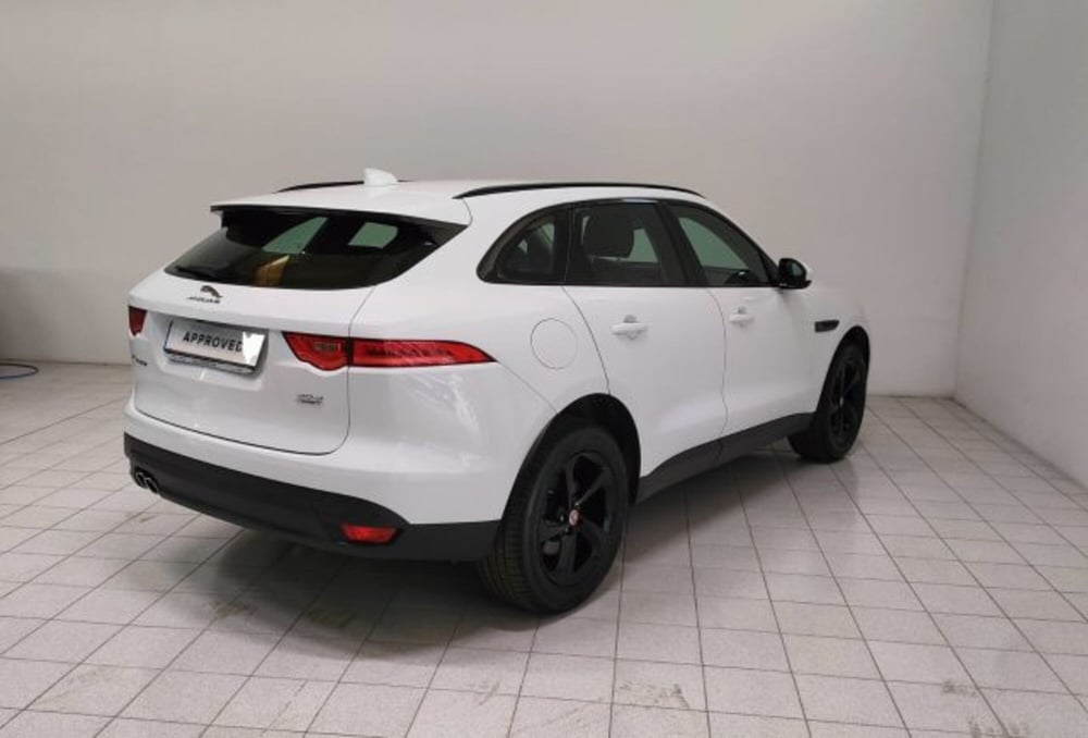 Jaguar F-Pace usata a Novara (2)