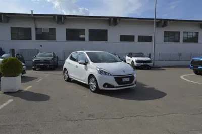 Peugeot 208 100 5 porte Allure del 2018 usata a Fondi
