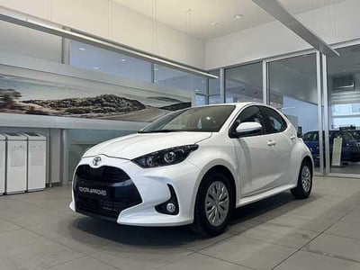 Toyota Yaris 1.0 5 porte Active  nuova a Rende