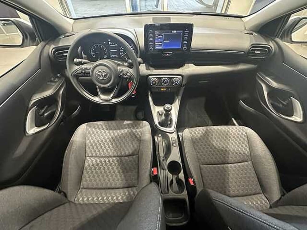 Toyota Yaris nuova a Cosenza (10)