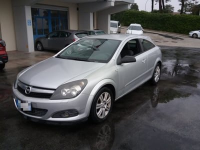 Opel Astra GTC 1.7 CDTI 101CV 3 porte Cosmo  del 2007 usata a Macerata