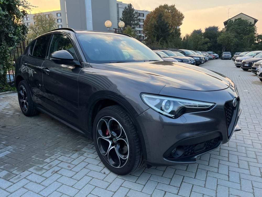 Alfa Romeo Stelvio usata a Milano (2)