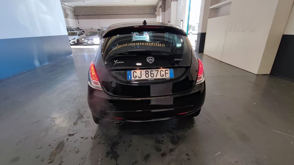 Lancia Ypsilon usata a Milano (7)