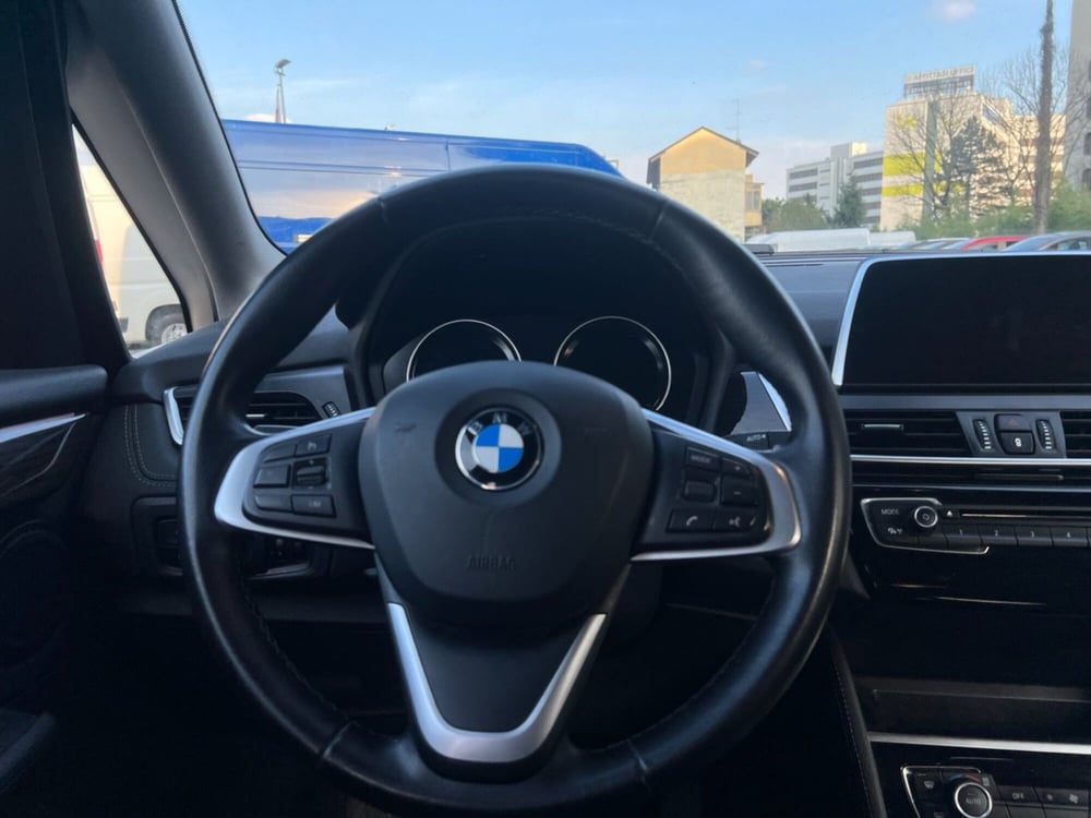 BMW Serie 2 Active Tourer usata a Milano (19)