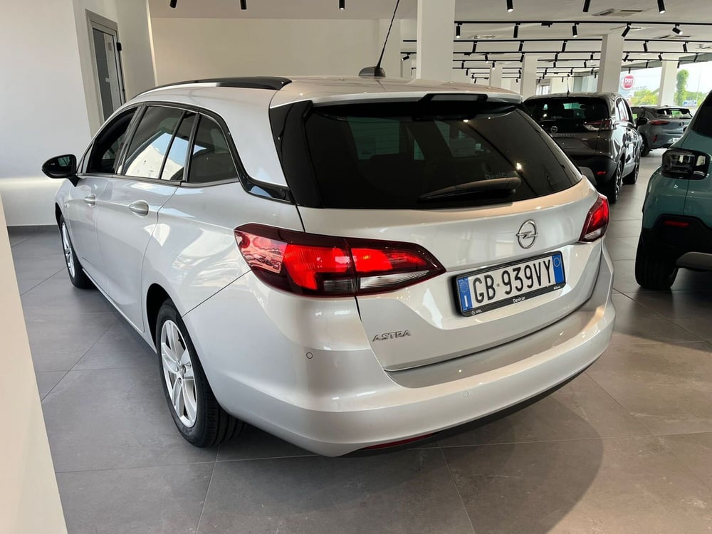 Opel Astra Station Wagon usata a Milano (6)