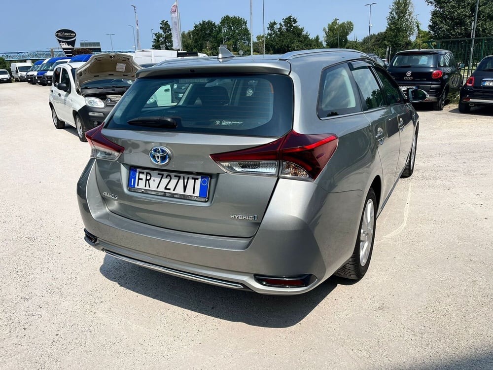 Toyota Auris Station Wagon usata a Milano (7)