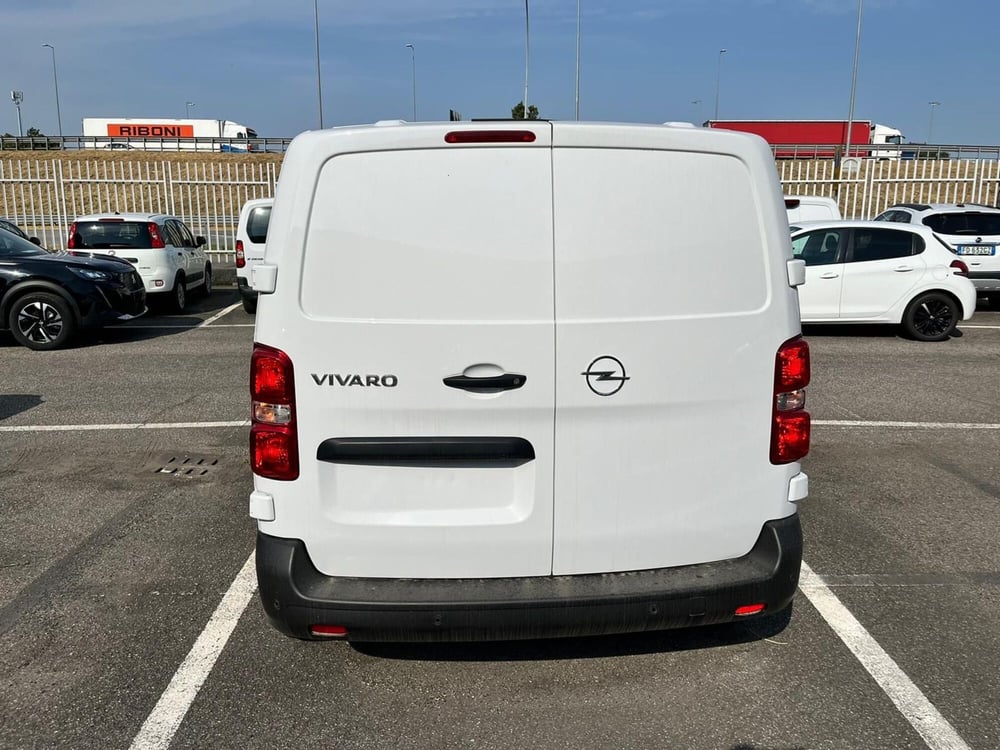 Opel Vivaro nuova a Milano (11)