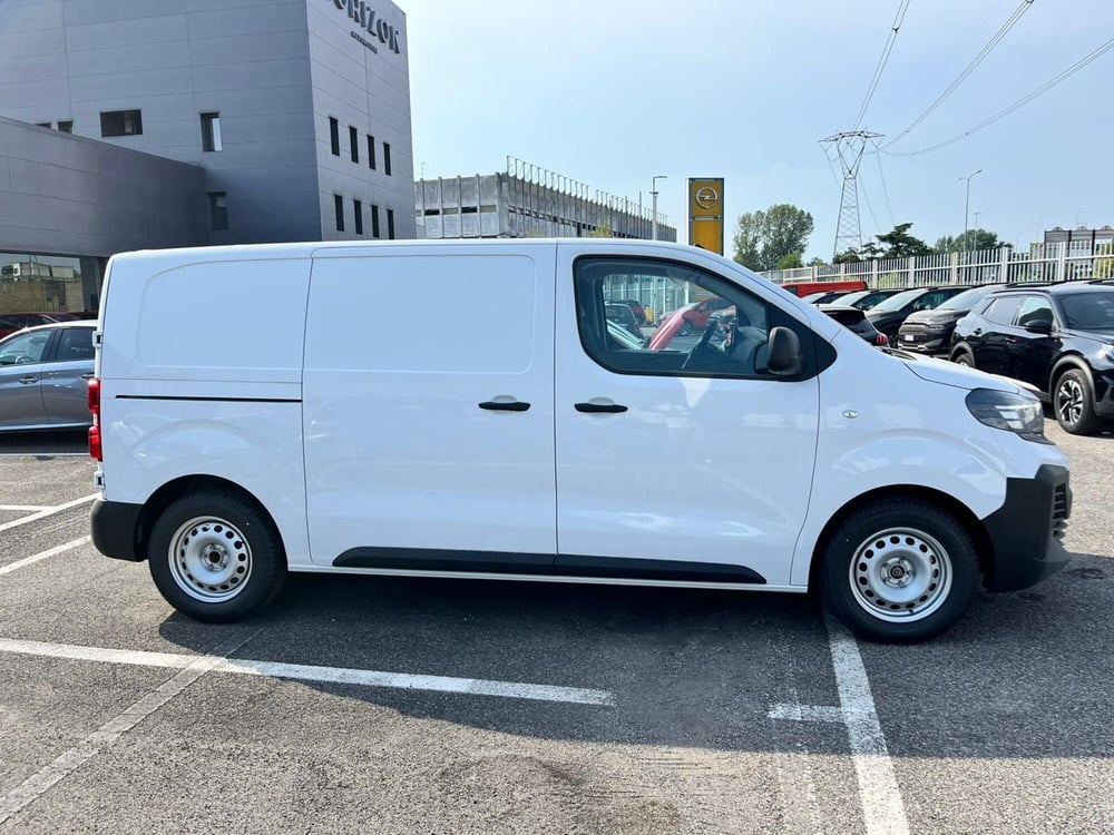 Opel Vivaro nuova a Milano (5)