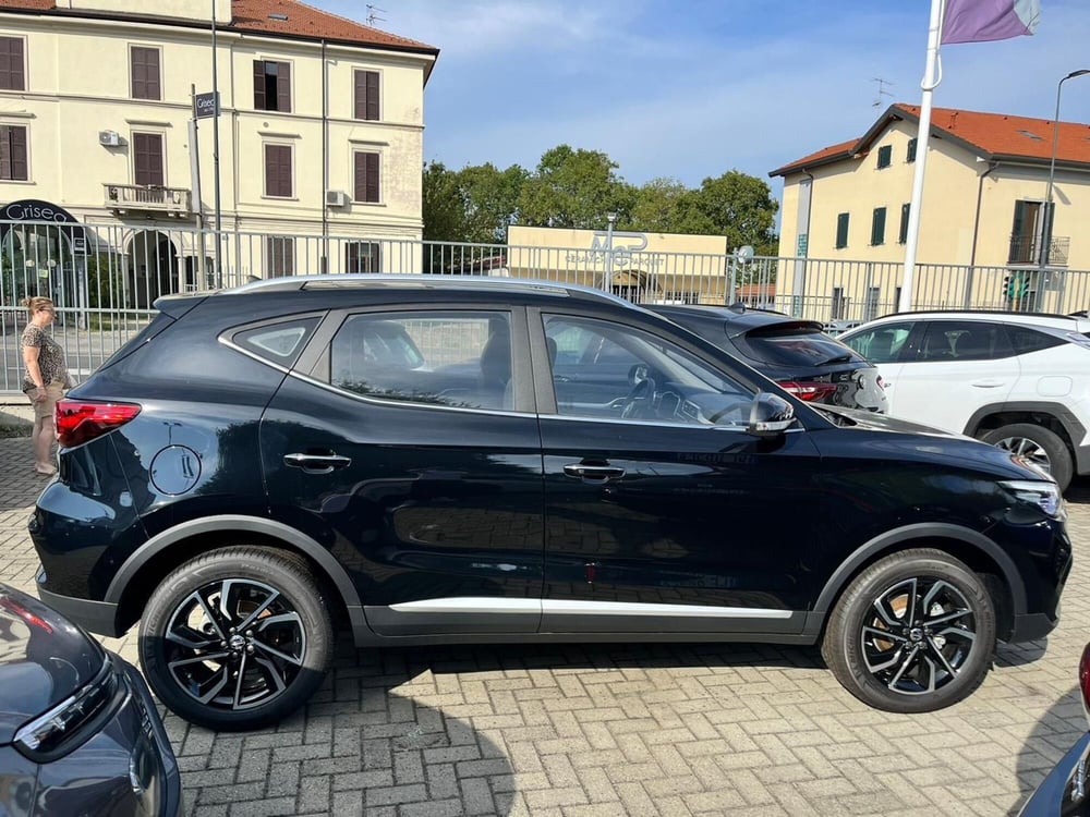 Mg ZS (2021-->) nuova a Milano (10)