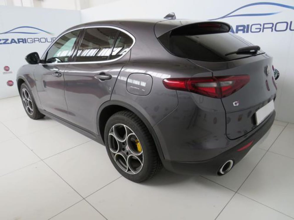 Alfa Romeo Stelvio usata a Lodi (4)