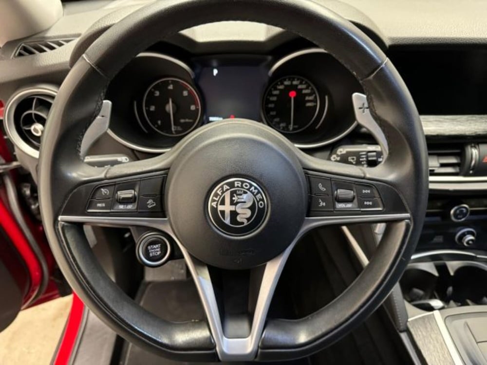 Alfa Romeo Stelvio usata a Biella (11)