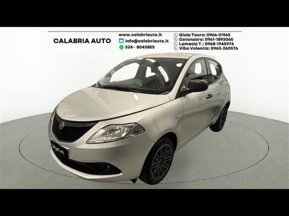 Lancia Ypsilon usata a Reggio Calabria