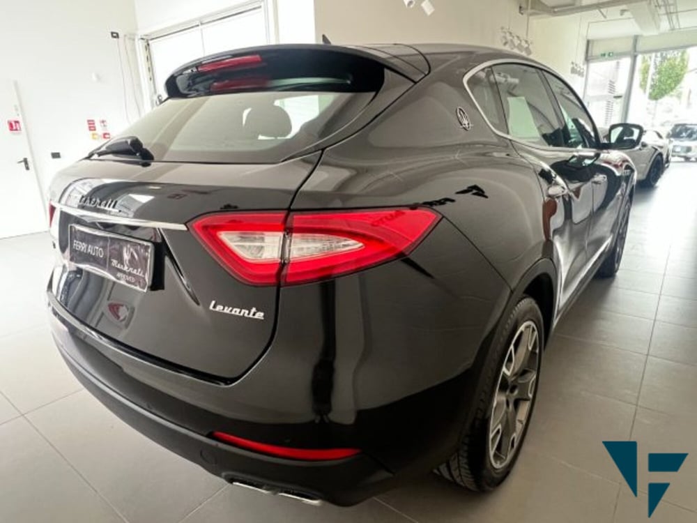 Maserati Levante usata a Udine (5)