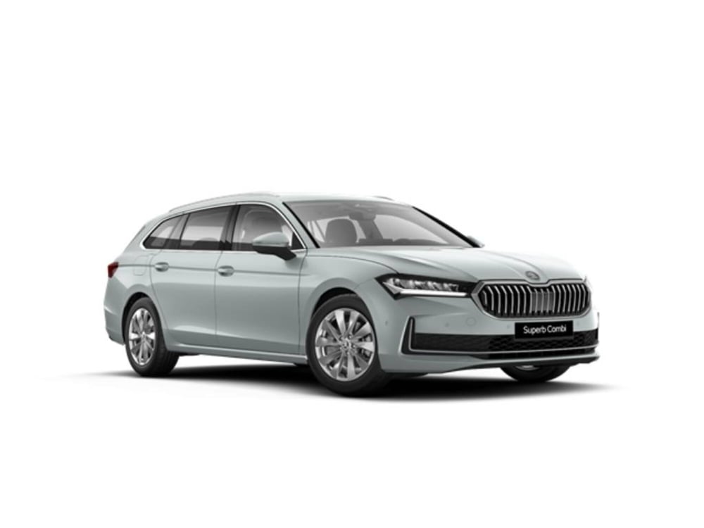 Skoda Superb Station Wagon nuova a Novara