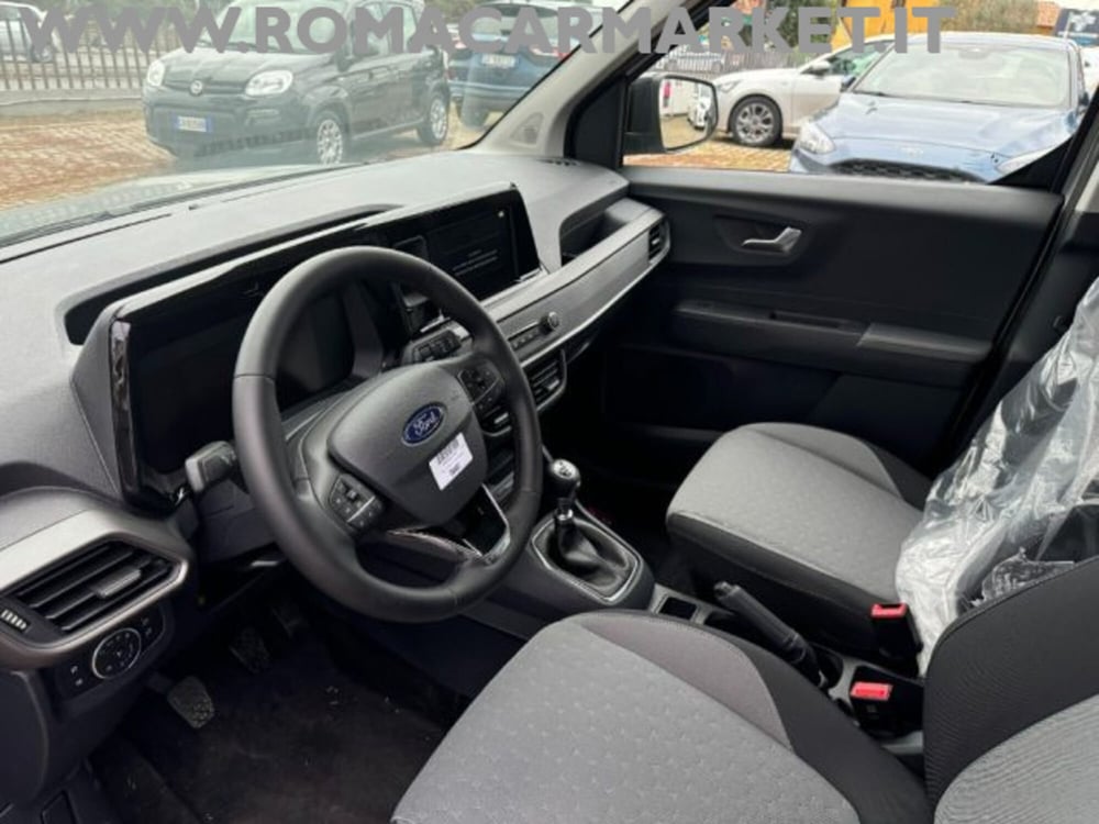 Ford Tourneo Courier nuova a Roma (13)