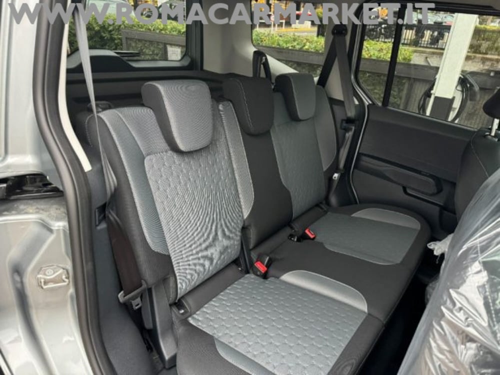 Ford Tourneo Courier nuova a Roma (9)