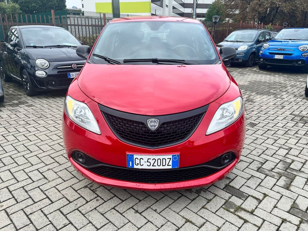 Lancia Ypsilon usata a Milano (2)