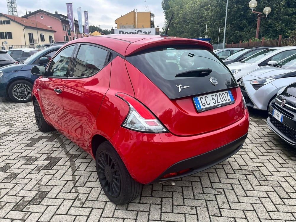 Lancia Ypsilon usata a Milano (4)