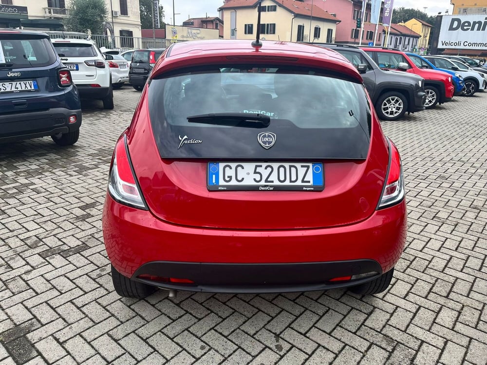 Lancia Ypsilon usata a Milano (5)