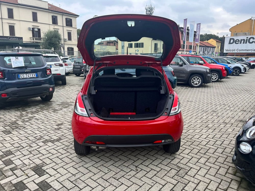 Lancia Ypsilon usata a Milano (6)