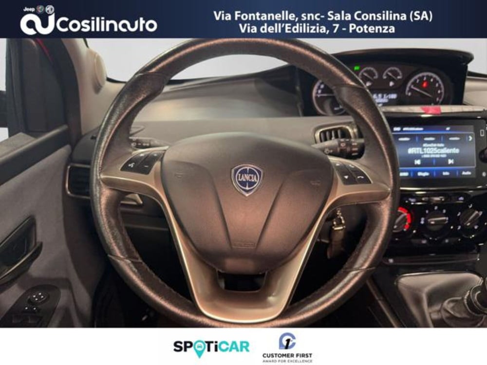 Lancia Ypsilon usata a Salerno (12)