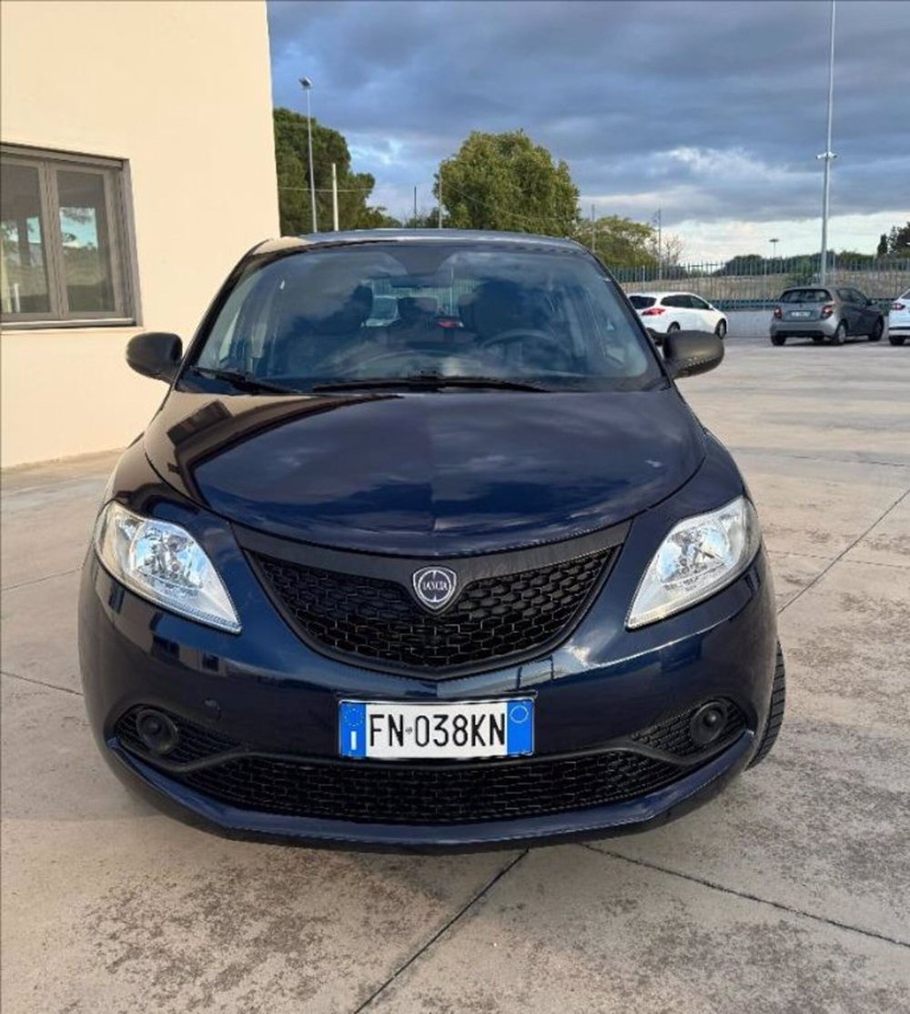 Lancia Ypsilon usata a Matera