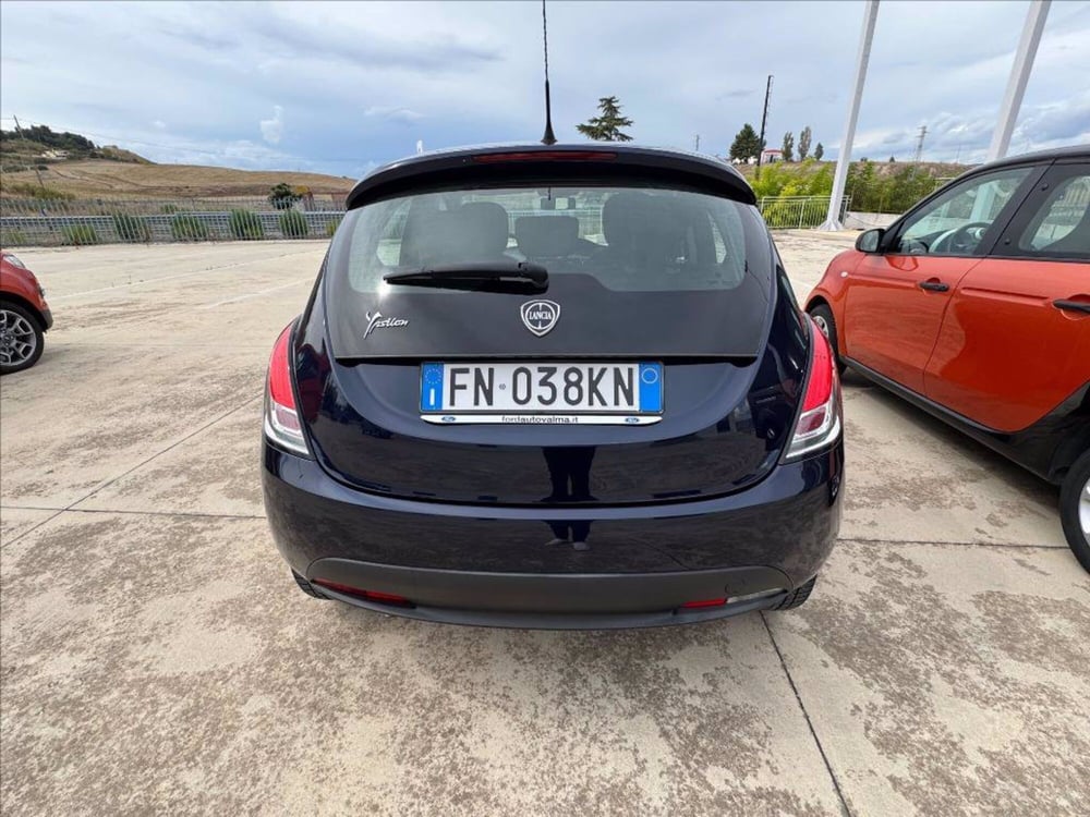 Lancia Ypsilon usata a Matera (14)