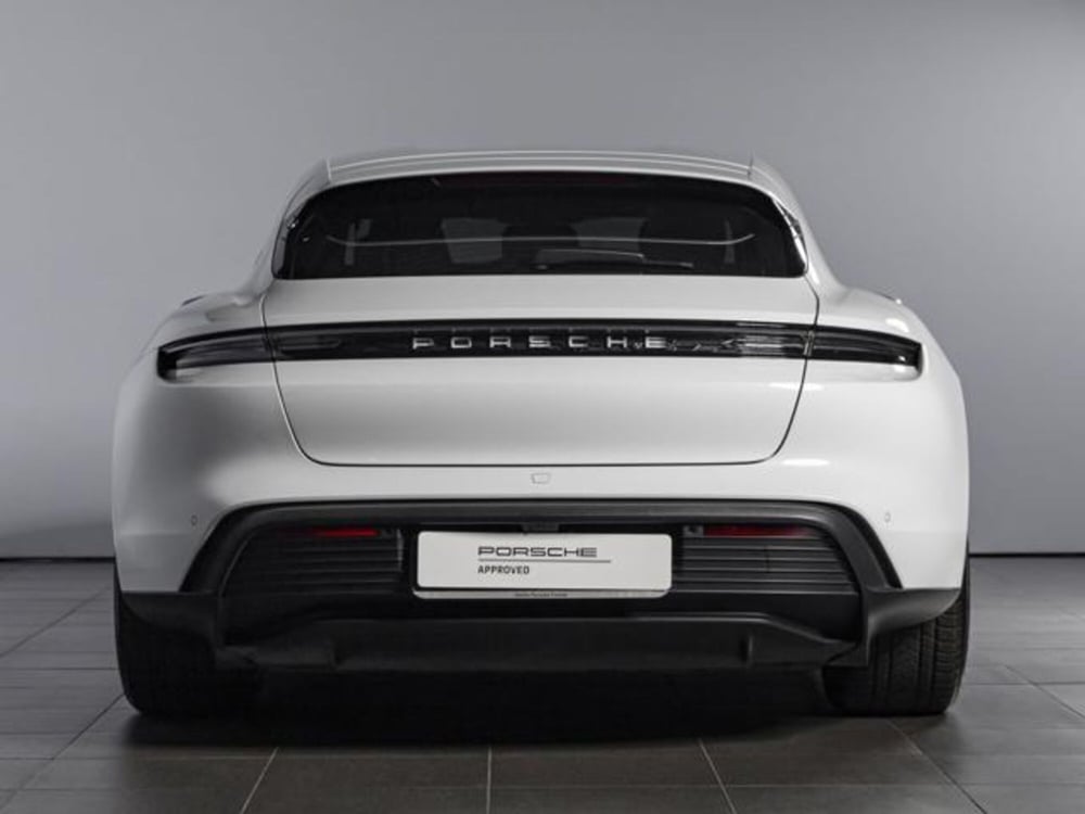 Porsche Taycan Sport Turismo usata a Livorno (7)