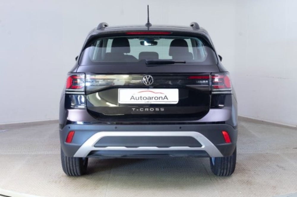 Volkswagen T-Cross nuova a Novara (5)