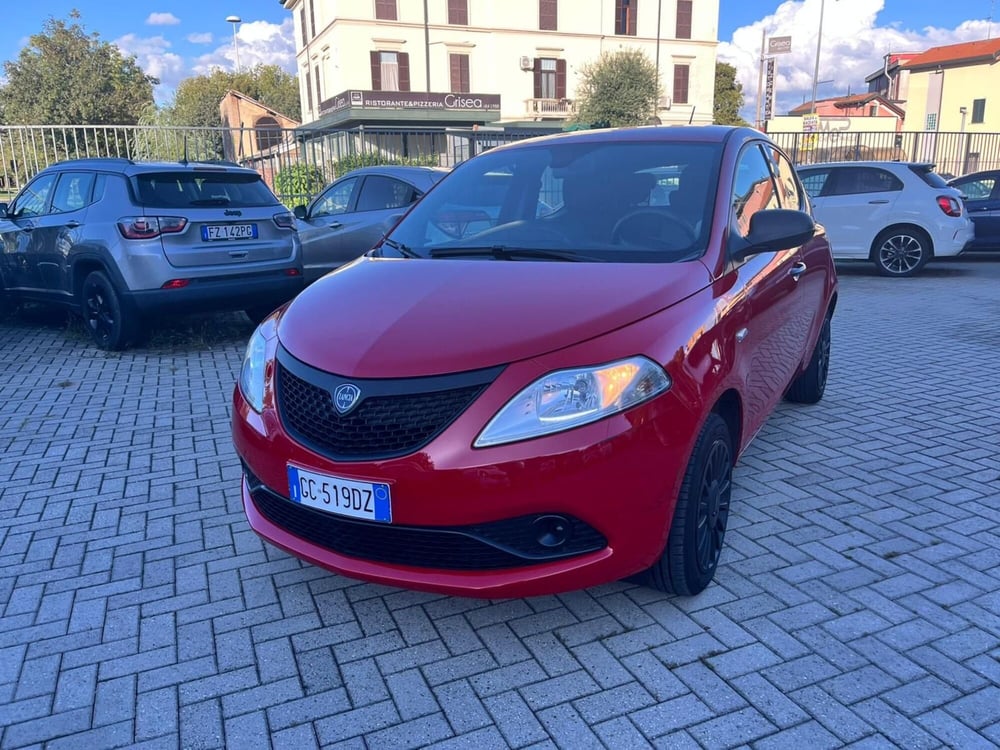 Lancia Ypsilon usata a Milano