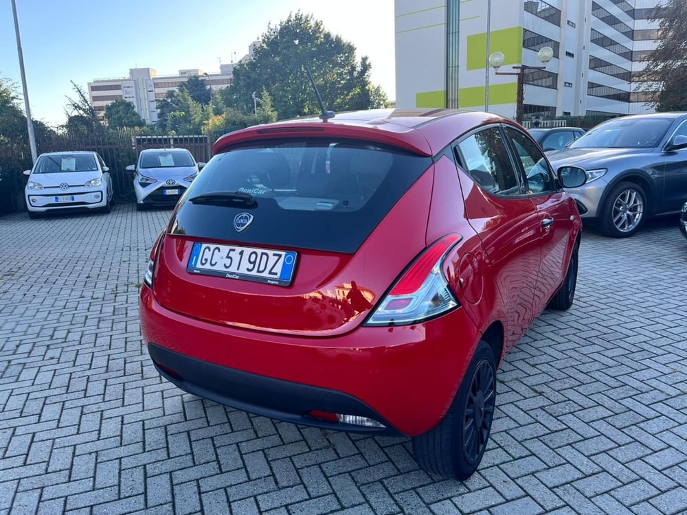 Lancia Ypsilon usata a Milano (7)