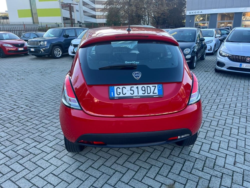 Lancia Ypsilon usata a Milano (8)