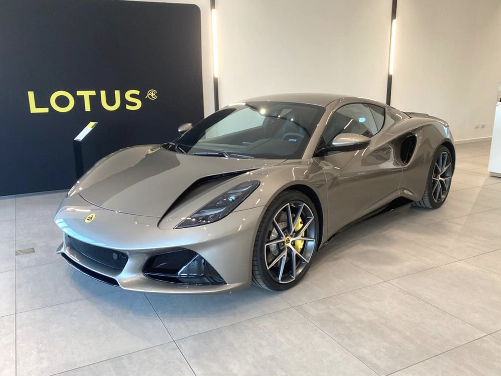 Lotus Emira nuova a Bari