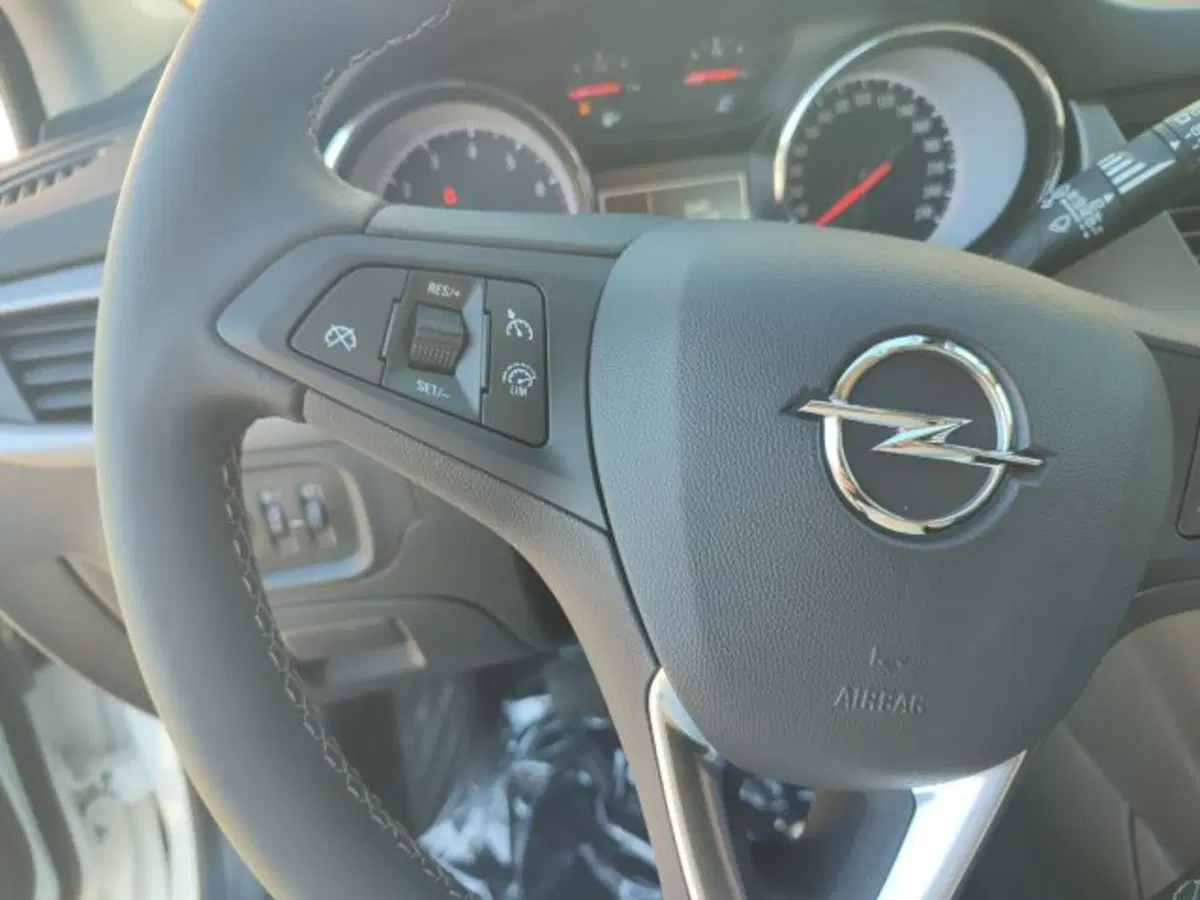 Opel Astra usata a Cuneo (9)