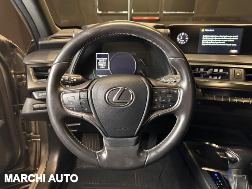 Lexus UX usata a Perugia (14)