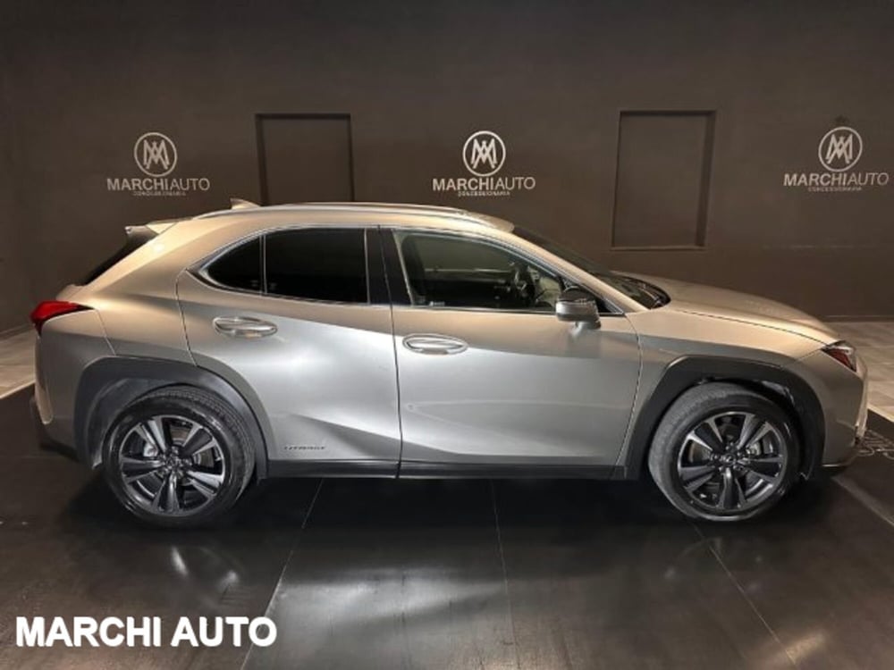 Lexus UX usata a Perugia (4)