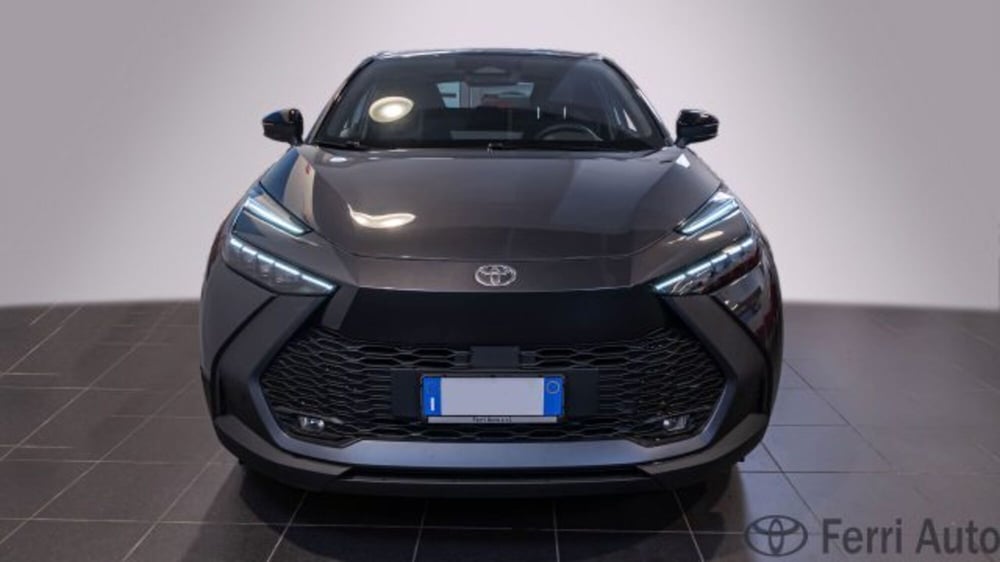 Toyota Toyota C-HR nuova a Padova (4)