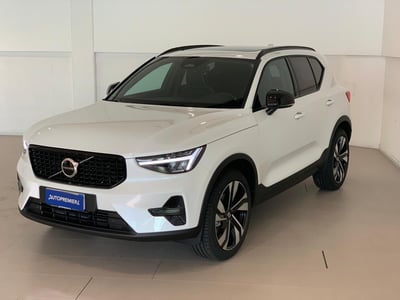 Volvo XC40 B3 automatico Ultimate Dark  nuova a Como