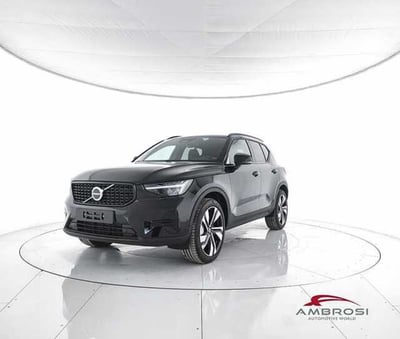 Volvo XC40 2.0 b3 Ultra Dark auto nuova a Viterbo