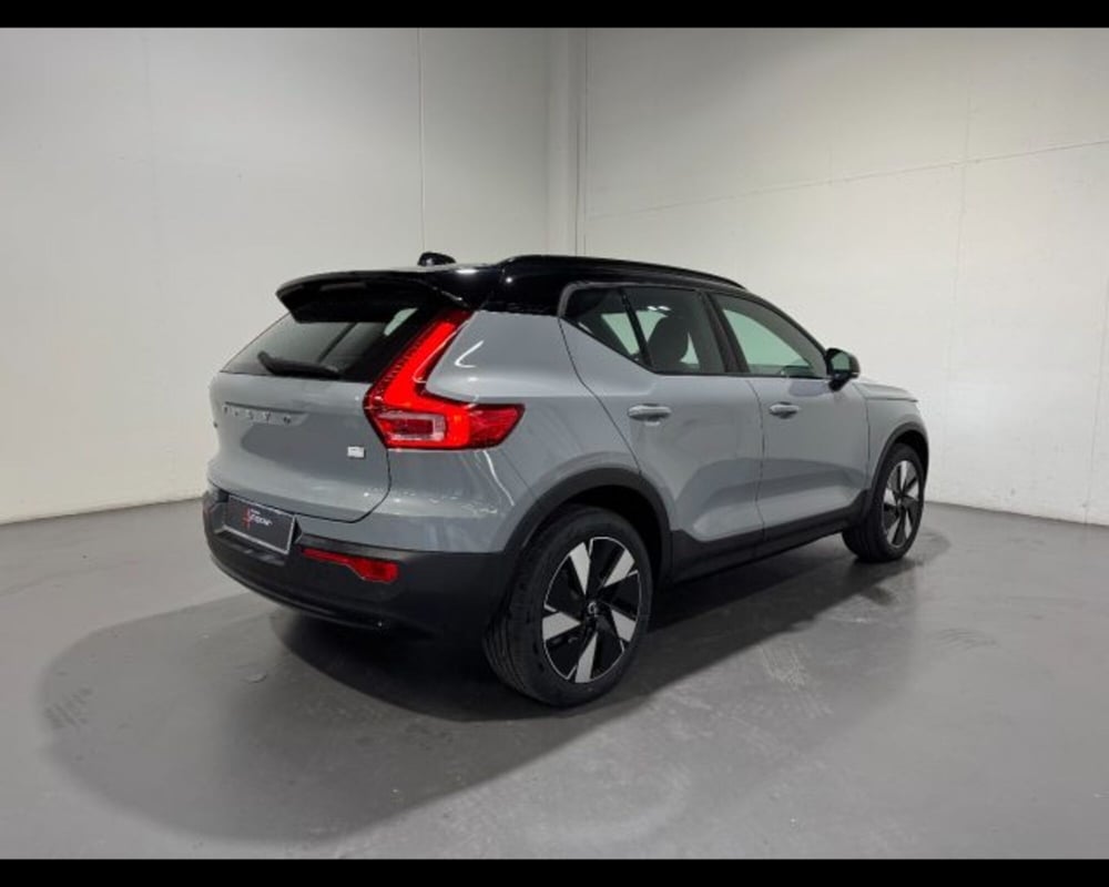 Volvo XC40 nuova a Treviso (2)