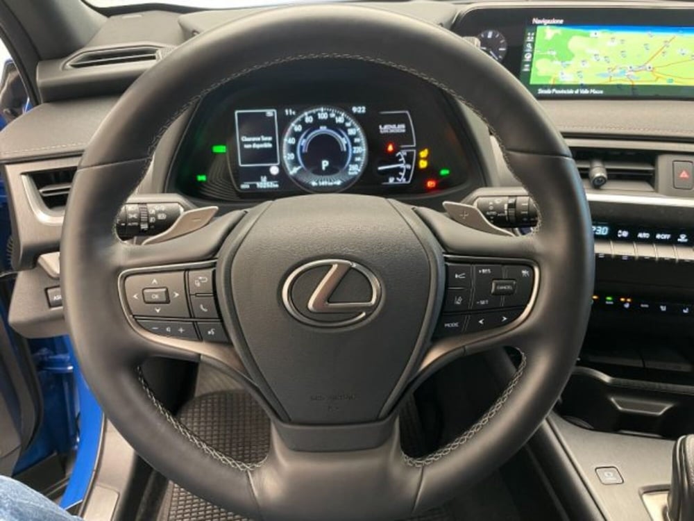 Lexus UX usata a Cuneo (17)