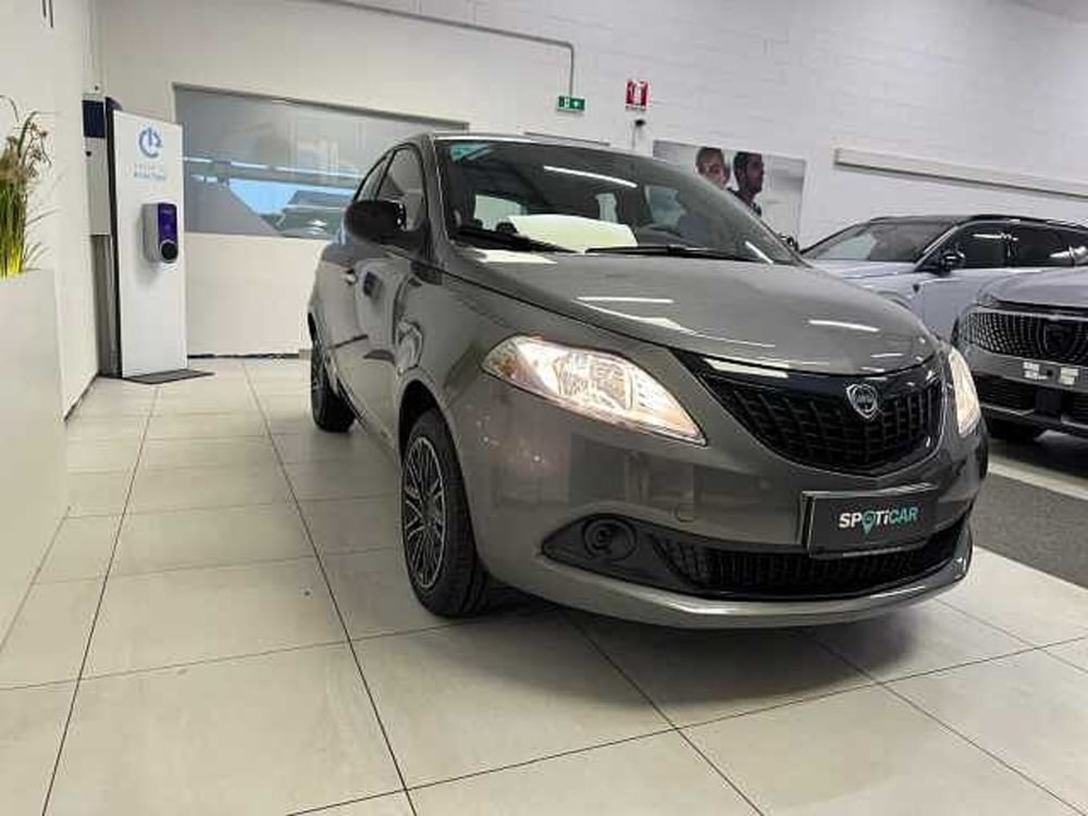 Lancia Ypsilon nuova a Brescia (3)