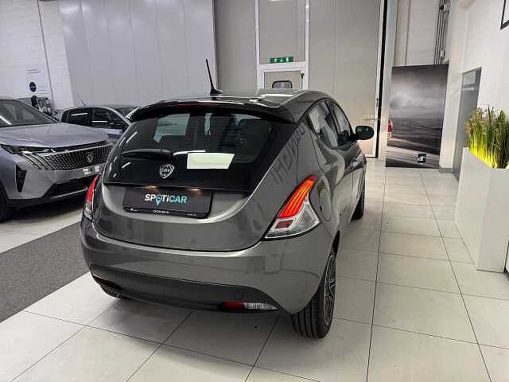 Lancia Ypsilon nuova a Brescia (4)