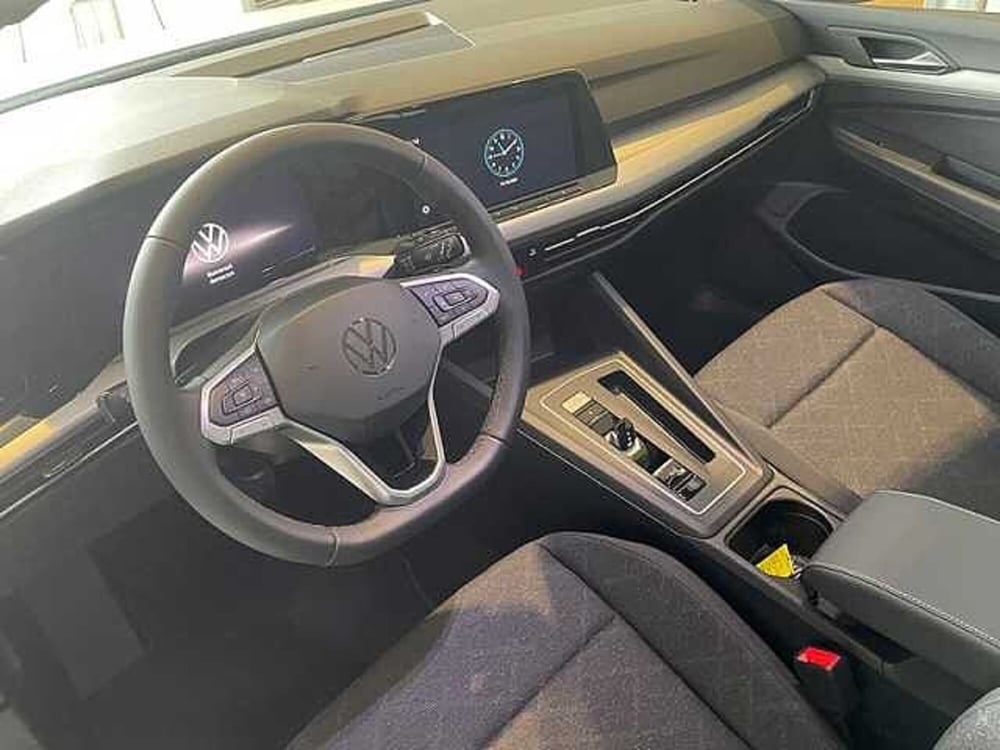 Volkswagen Golf Variant nuova a Cosenza (7)