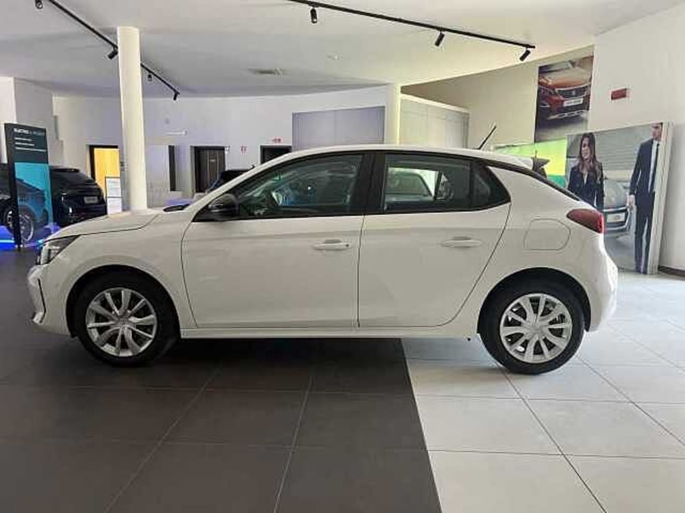 Opel Corsa nuova a Vibo Valentia (7)